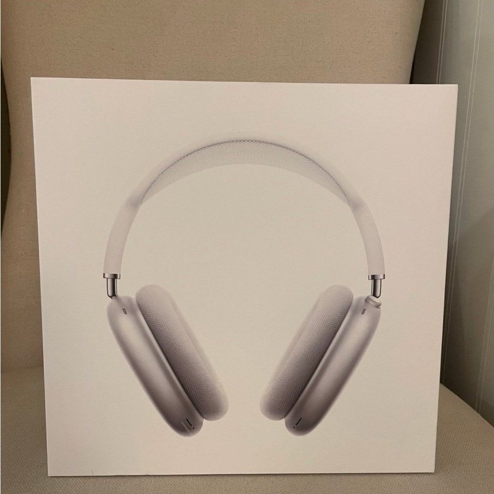 Brand New Airpod Max ( Silver )